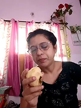 oxo_yuna_oxo – webcam model profile photo Image 9