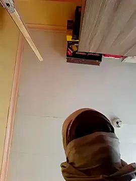 maataaan – webcam model profile photo Image 12