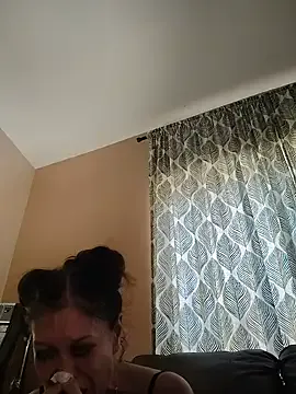 oxo_yuna_oxo – webcam model profile photo Image 18