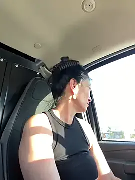 oxo_yuna_oxo – webcam model profile photo Image 3