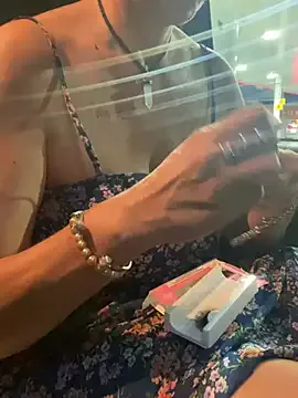 oxo_yuna_oxo – webcam model profile photo Image 6