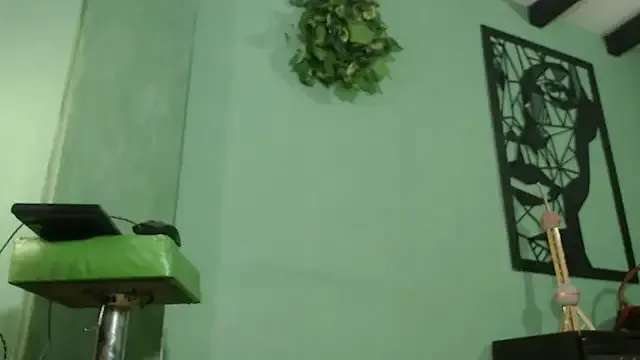 thirstymoonxx – webcam model profile photo