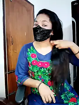 oxo_yuna_oxo – webcam model profile photo Image 12