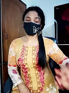 oxo_yuna_oxo – webcam model profile photo Image 6