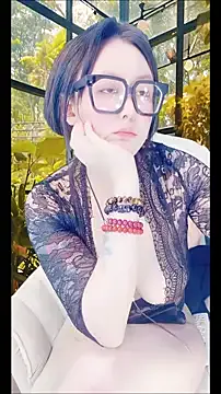 oxo_yuna_oxo – webcam model profile photo Image 11