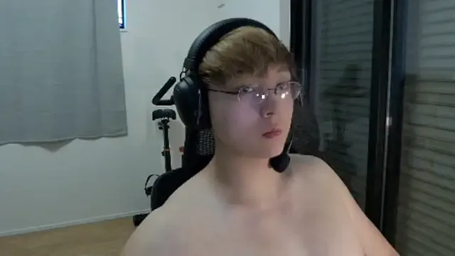 PumaShyXD – webcam model profile photo Image 12