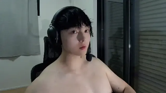 PumaShyXD – webcam model profile photo Image 15