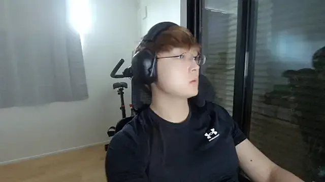 PumaShyXD – webcam model profile photo Image 3