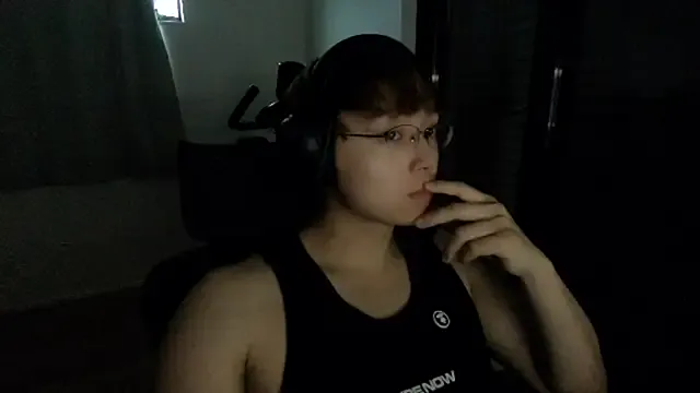 PumaShyXD – webcam model profile photo Image 5