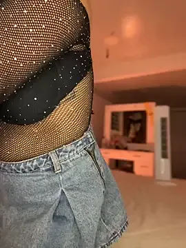 NANA_7 – webcam model profile photo Image 11