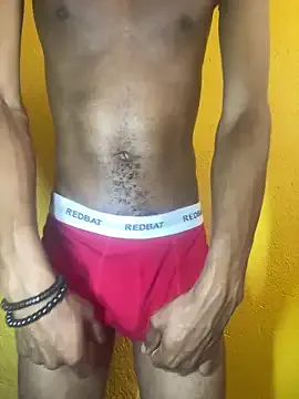 Yui-Ch – webcam model profile photo Image 11