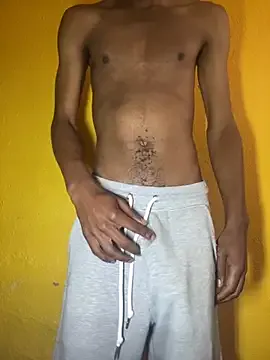 Yui-Ch – webcam model profile photo Image 4