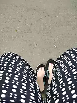 MiaKorz – webcam model profile photo Image 2