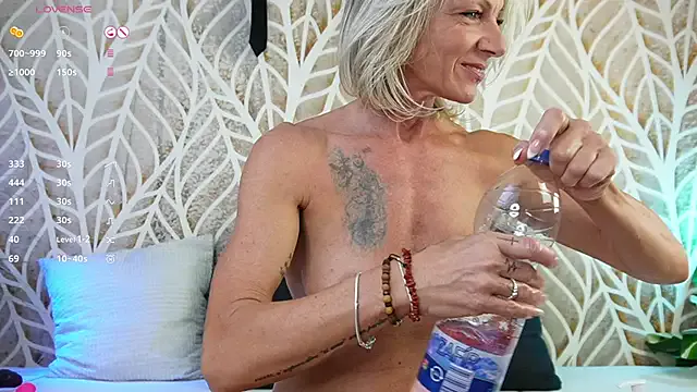 ManaMi-maru – webcam model profile photo Image 12