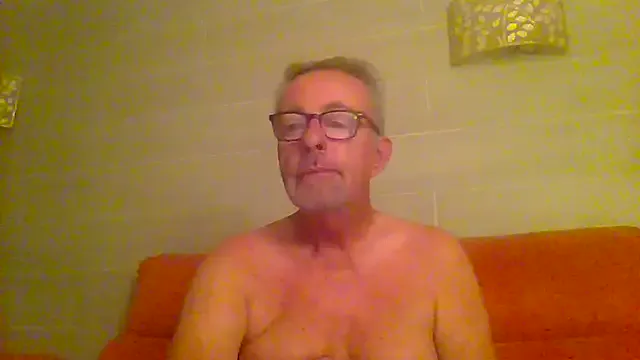 oxo_yuna_oxo – webcam model profile photo Image 3