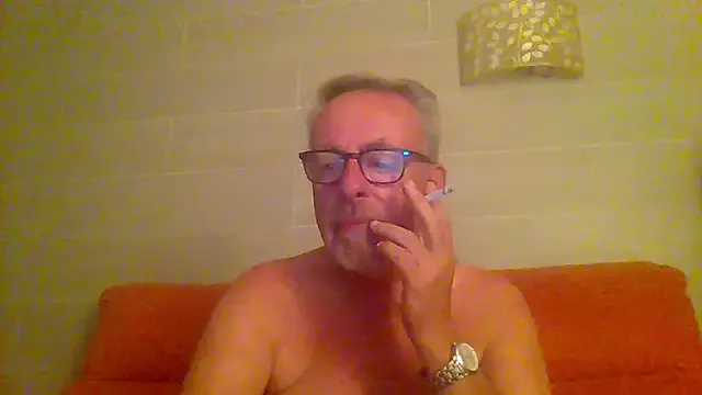 oxo_yuna_oxo – webcam model profile photo Image 5