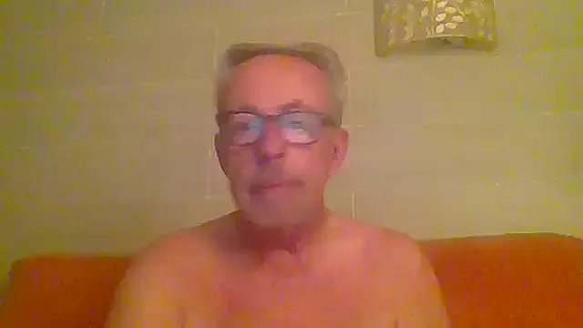 oxo_yuna_oxo – webcam model profile photo Image 6