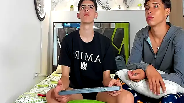 TWINKS_FRIENDS – webcam model profile photo