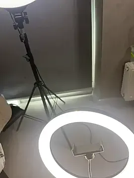 PumaShyXD – webcam model profile photo Image 10