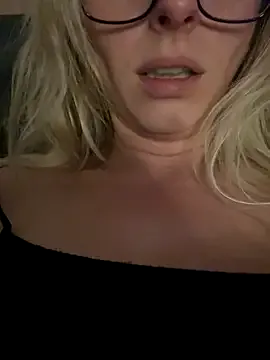 oxo_yuna_oxo – webcam model profile photo Image 16