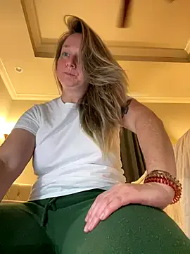 roouse – webcam model profile photo Image 19