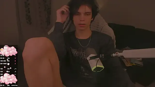 roouse – webcam model profile photo Image 13