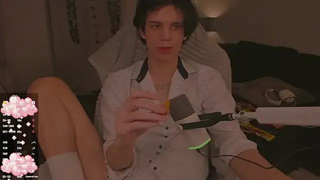 roouse – webcam model profile photo Image 14