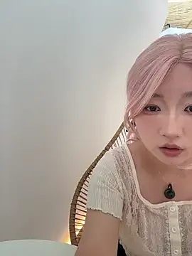 roouse – webcam model profile photo Image 13