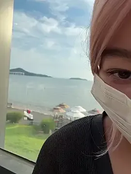 roouse – webcam model profile photo Image 8