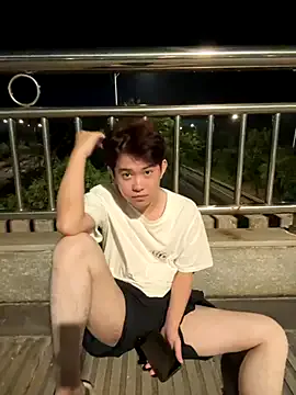 oxo_yuna_oxo – webcam model profile photo Image 4