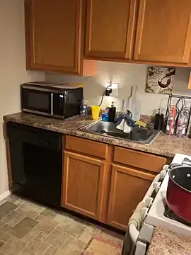 Awesomelusty – webcam model profile photo Image 2