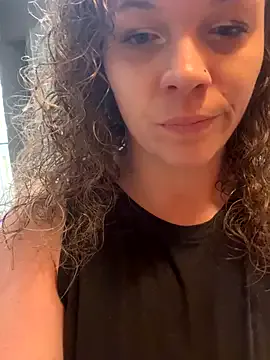 Awesomelusty – webcam model profile photo Image 9