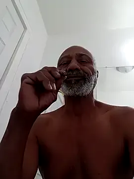 Yui-Ch – webcam model profile photo Image 17