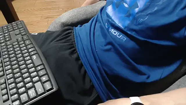 DominantAlex18 – webcam model profile photo Image 4