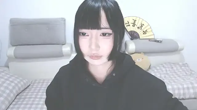 Awesomelusty – webcam model profile photo Image 4