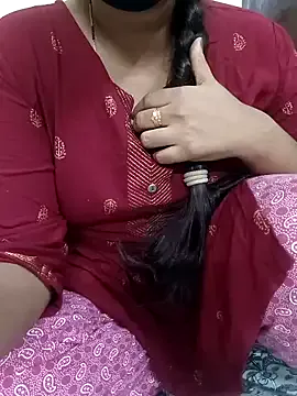 maataaan – webcam model profile photo Image 11