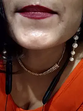 oxo_yuna_oxo – webcam model profile photo Image 4