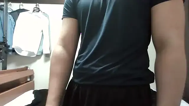 roouse – webcam model profile photo Image 16