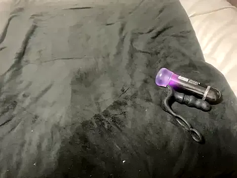 roouse – webcam model profile photo Image 2