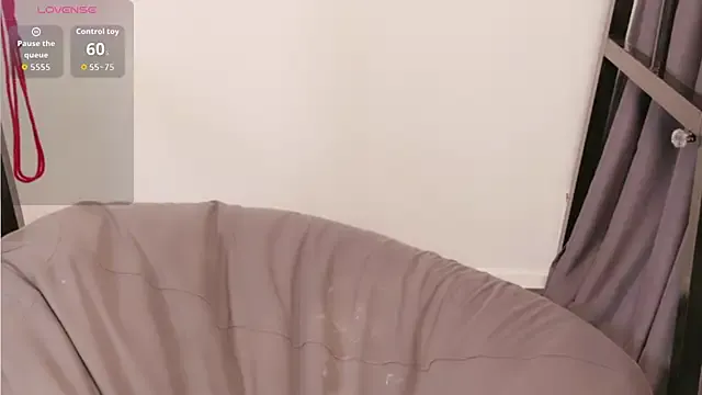 ValerieSins – webcam model profile photo Image 17