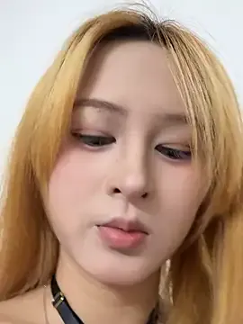 oxo_yuna_oxo – webcam model profile photo Image 3