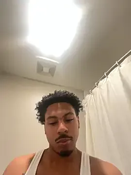 roouse – webcam model profile photo Image 2