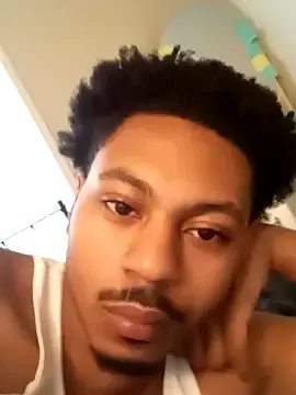 roouse – webcam model profile photo Image 3