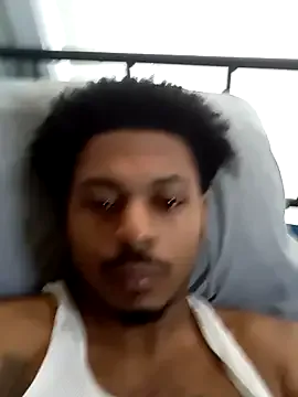 roouse – webcam model profile photo Image 5