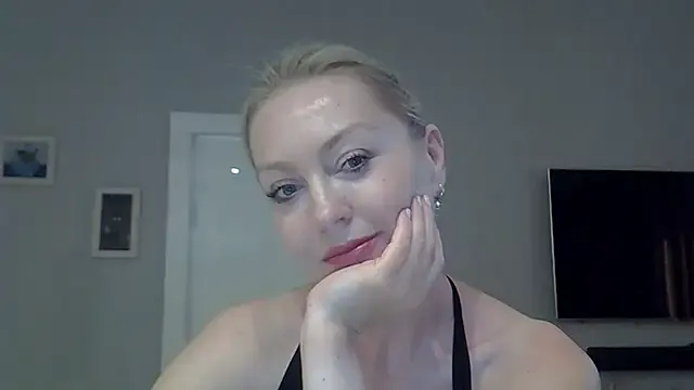 Sofia3393 – webcam model profile photo Image 5